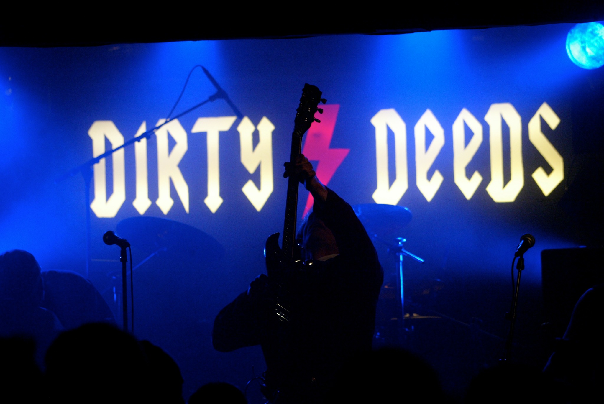 Dirty Deeds <A Tribute to AC/DC>